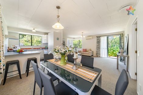 Photo of property in 13 Barberry Grove, Maungaraki, Lower Hutt, 5010