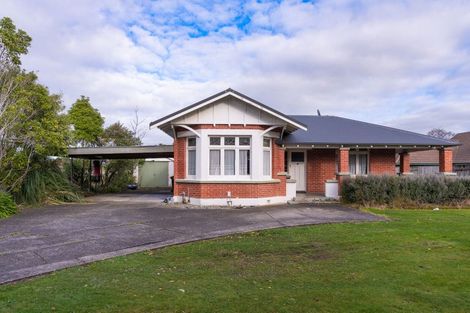 Photo of property in 92 Roy Street, Palmerston North, 4410