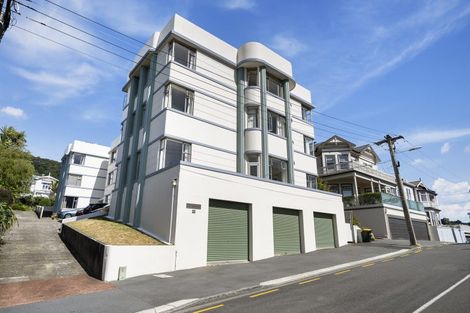 Photo of property in Owd Trafford Flats, 17 Brougham Street, Mount Victoria, Wellington, 6011