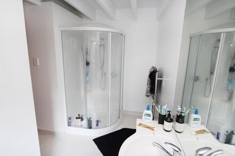 Photo of property in 2 Cosy Dell Road, North Dunedin, Dunedin, 9016