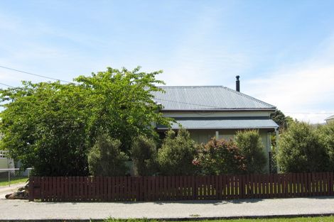 Photo of property in 37 Queen Street, Westport, 7825