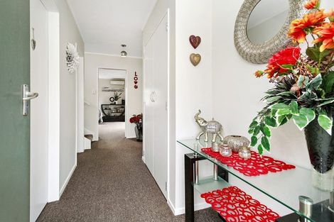 Photo of property in 2/44 Randwick Crescent, Moera, Lower Hutt, 5010