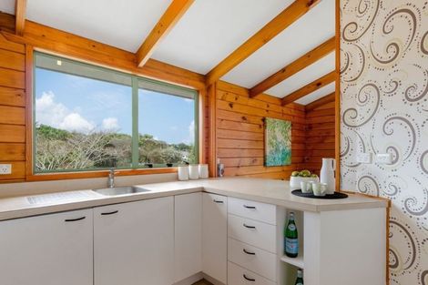 Photo of property in 1/4 Fernlea Rise, Bayview, Auckland, 0629