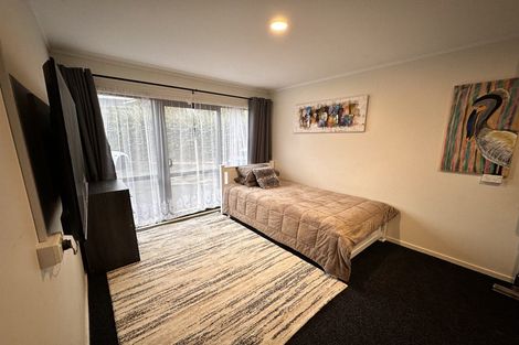 Photo of property in 2b Glen Road, Ranui, Auckland, 0612