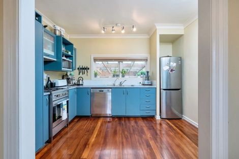 Photo of property in 1/46 Hillcrest Avenue, Hillcrest, Auckland, 0627