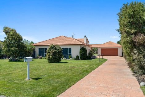 Photo of property in 6 Daffodil Grove, Carterton, 5713