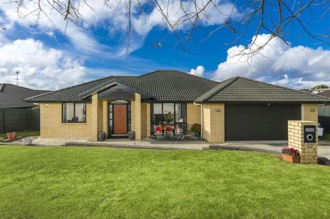 Photo of property in 33 Sapperton Drive, Henderson, Auckland, 0612