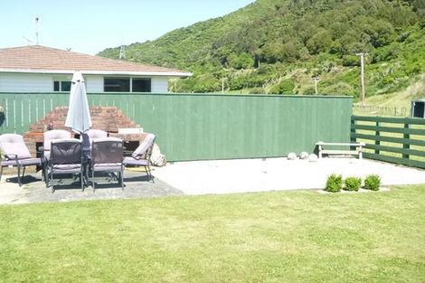 Photo of property in 25 Larchmont Grove, Totara Park, Upper Hutt, 5018