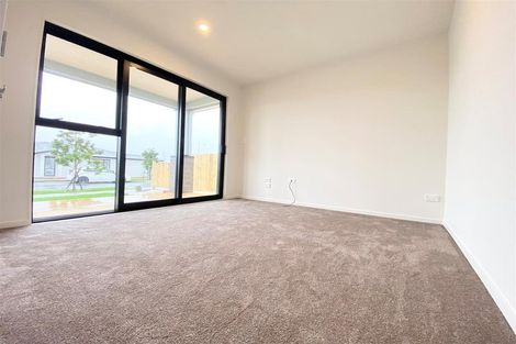 Photo of property in 11 Noia Way, Karaka, Papakura, 2113