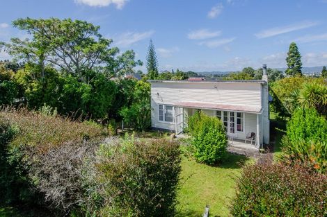 Photo of property in 72 Taikata Road, Te Atatu Peninsula, Auckland, 0610