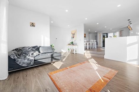 Photo of property in 32 Huarahi Pai Road, Huapai, Kumeu, 0810