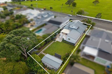 Photo of property in 165 Vauxhall Road, Narrow Neck, Auckland, 0624