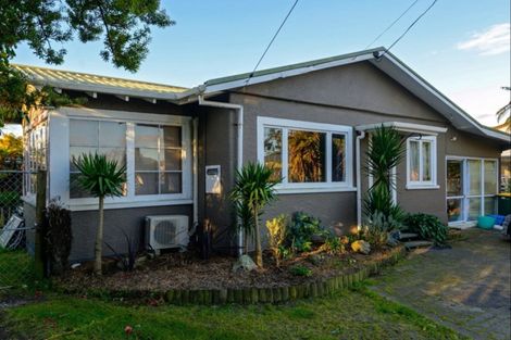 Photo of property in 11 Lee Road, Hannahs Bay, Rotorua, 3010