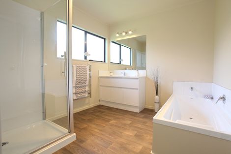 Photo of property in 217 Grandview Road, Grandview Heights, Hamilton, 3200