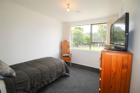 Photo of property in 27 Queen Street, Pareora, 7912