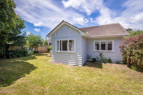 Photo of property in 16 Renown Road, Raumati South, Paraparaumu, 5032