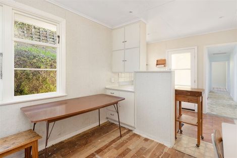 Photo of property in 77 Salford Street, Newlands, Wellington, 6037