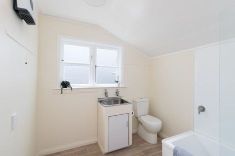 Photo of property in 5 Mangaroa Hill Road, Clouston Park, Upper Hutt, 5018