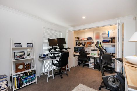 Photo of property in 25 Dogwood Way, Milson, Palmerston North, 4414