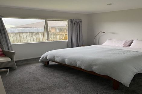 Photo of property in 5b Hemi Street, Waikanae, 5036