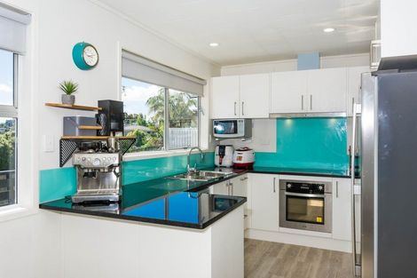 Photo of property in 47 Cockayne Crescent, Sunnynook, Auckland, 0620