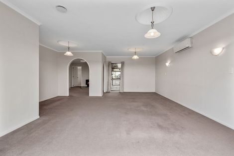 Photo of property in 16 Sumich Place, West Harbour, Auckland, 0618