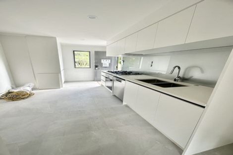 Photo of property in 4/11 Celeste Place, Totara Vale, Auckland, 0627