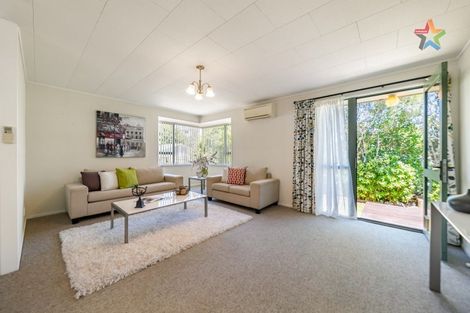 Photo of property in 13 Barberry Grove, Maungaraki, Lower Hutt, 5010