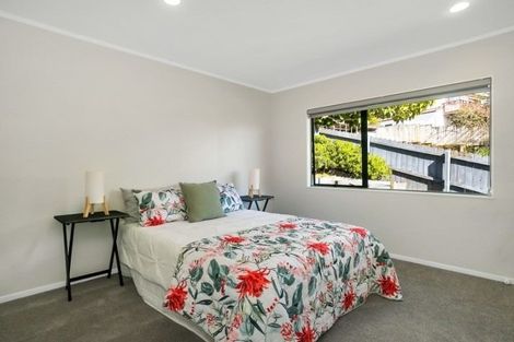Photo of property in 1/4 De Havilland Drive, Goodwood Heights, Auckland, 2105