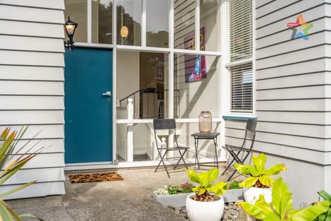 Photo of property in 10 Walnut Way, Maungaraki, Lower Hutt, 5010