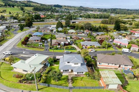 Photo of property in 66 Waldron Crescent, Green Island, Dunedin, 9018