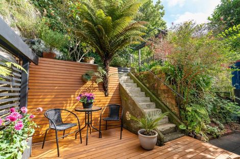 Photo of property in 25 Patanga Crescent, Thorndon, Wellington, 6011