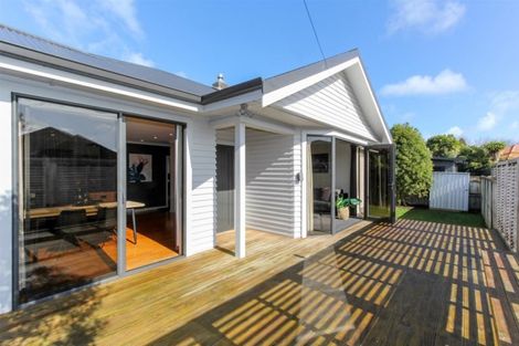 Photo of property in 84 Brooklands Road, Brooklands, New Plymouth, 4310