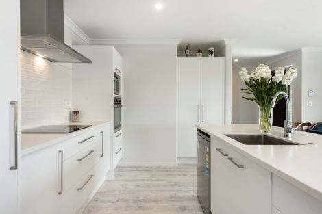 Photo of property in 79 Dunkeld Drive, Papamoa, 3118