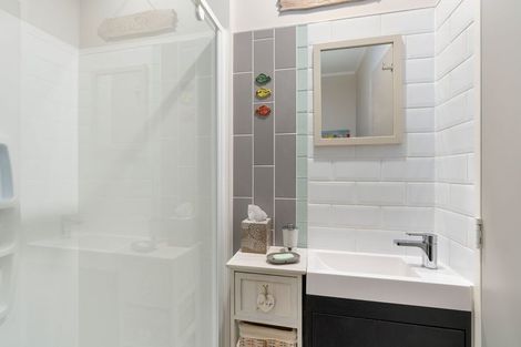 Photo of property in 18 Gandalf Crescent, Paraparaumu, 5032