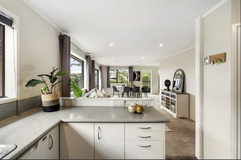 Photo of property in 1/26 Hyde Road, Rothesay Bay, Auckland, 0630