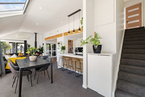 Photo of property in 12 Mackinnon Terrace, Sunshine Bay, Queenstown, 9300