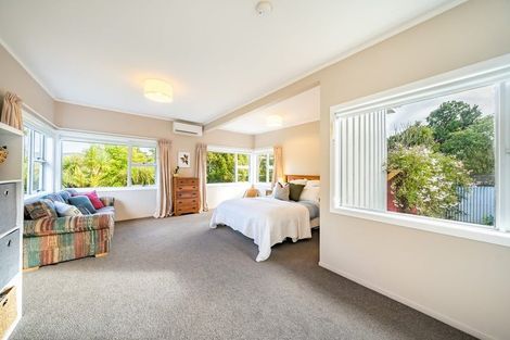 Photo of property in 54 Poto Road, Normandale, Lower Hutt, 5010