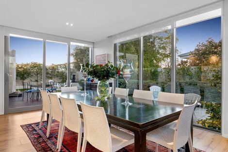 Photo of property in 10 Garreg Road, Fendalton, Christchurch, 8052