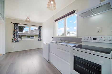 Photo of property in 51 Fairclough Road, Beach Haven, Auckland, 0626