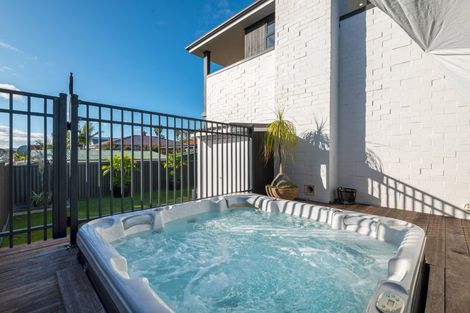 Photo of property in 1 Weona Place, Westmere, Auckland, 1022
