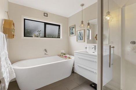 Photo of property in 298 Te Moana Road, Waikanae, 5036