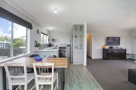 Photo of property in 25 Crispe Road, Clarks Beach, 2122