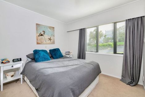Photo of property in 10 Ardern Avenue, Stanmore Bay, Whangaparaoa, 0932