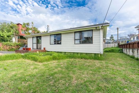 Photo of property in 2 Harrington Road, Henderson, Auckland, 0610