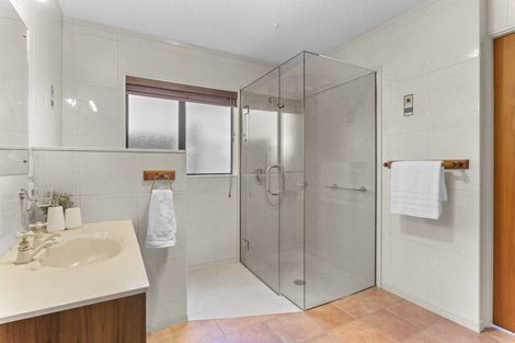 Photo of property in 137 Govett Avenue, Frankleigh Park, New Plymouth, 4310