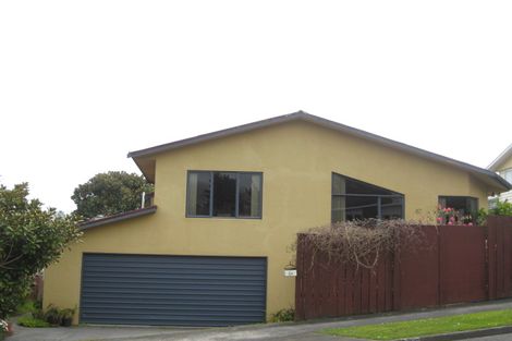 Photo of property in 2a Bromley Place, Westown, New Plymouth, 4310