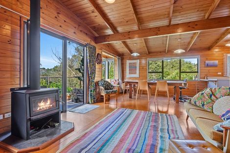 Photo of property in 9 Ferndale Avenue, Leigh, 0985