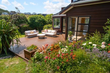 Photo of property in 14 Aintree Grove, Churton Park, Wellington, 6037