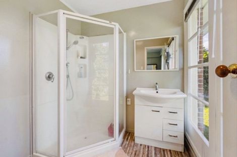 Photo of property in 6 Sexton Place, Manurewa East, Auckland, 2102